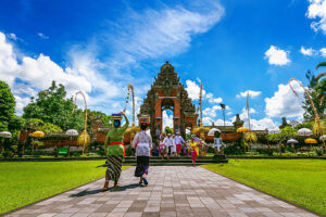 taman ayun temple, bali denpasar tanah lot tours