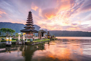 ulun danu beratan temple, bali jatiluwih and tanah lot sunset tours