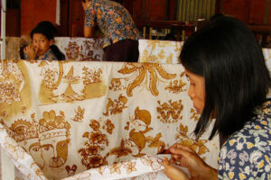 tohpati village for batik art, bali shopping tours