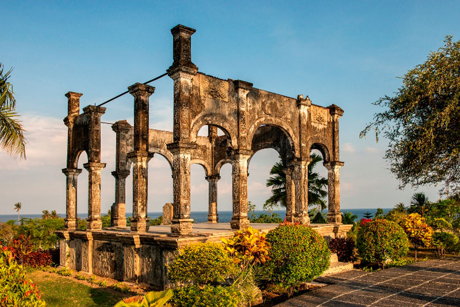 ujung water palace, bali east tours