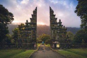 handara gate, bali bedugul and tanah lot tours