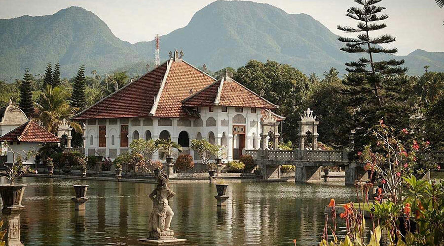 ujung water palace, karangasem places of interest