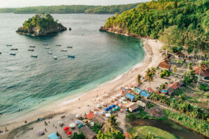 crystal bay beach, bali nusa penida 2 days 1 night tour