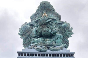 garuda wisnu kencana, bali uluwatu tours