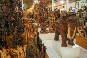 mas village for wood carving art, bali shopping tours