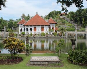 ujung water palace, bali tour packages