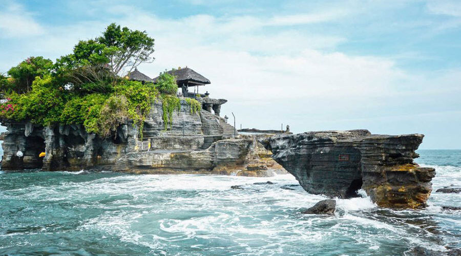 tanah lot temple