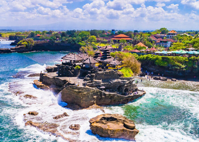 tanah lot temple