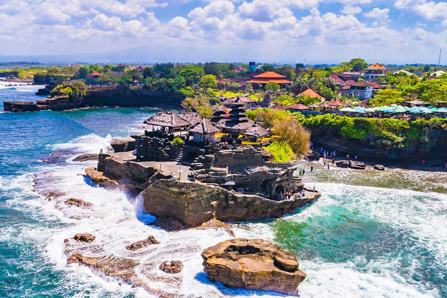 tanah lot temple